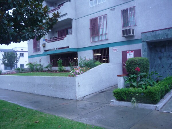 Primary Photo - 861 S Catalina St