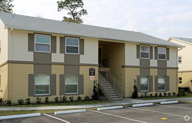 Building Photo - Dean Woods Place