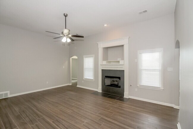 Foto del edificio - 70 Penny Ln