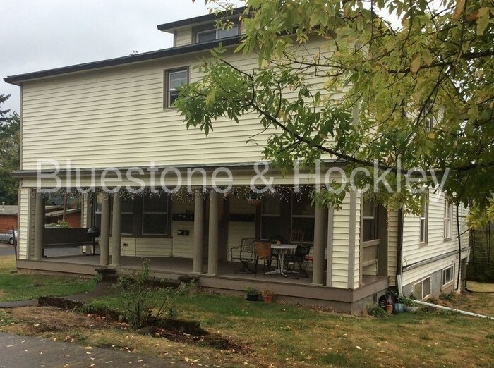 Primary Photo - 8410 SE 21st Ave