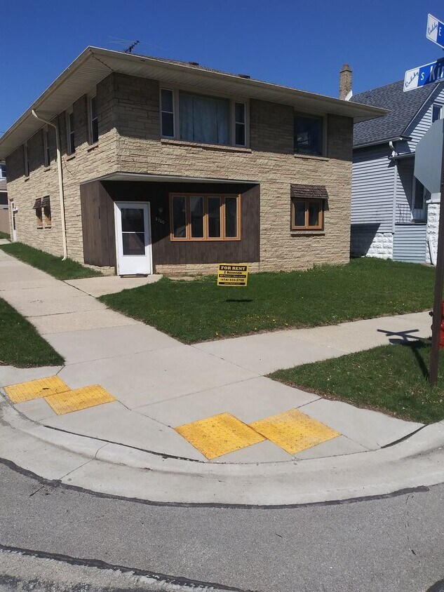 Primary Photo - 3700 E. Squire Ave. - 2 Bedroom Lower