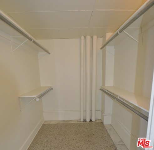 Building Photo - 846 S Broadway