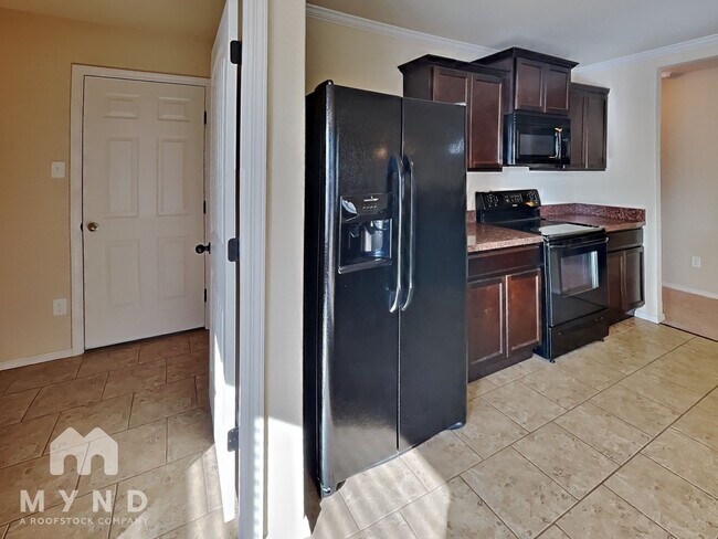 Foto del edificio - 12 Bristol Dr