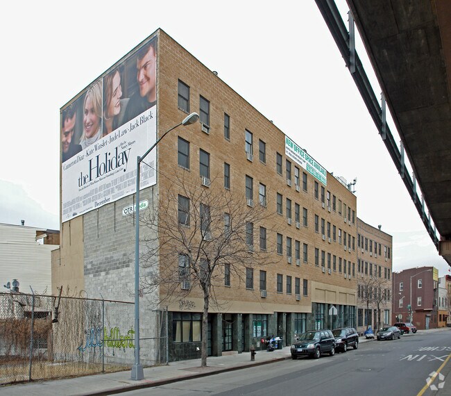 Building Photo - 657-669 Meeker Ave