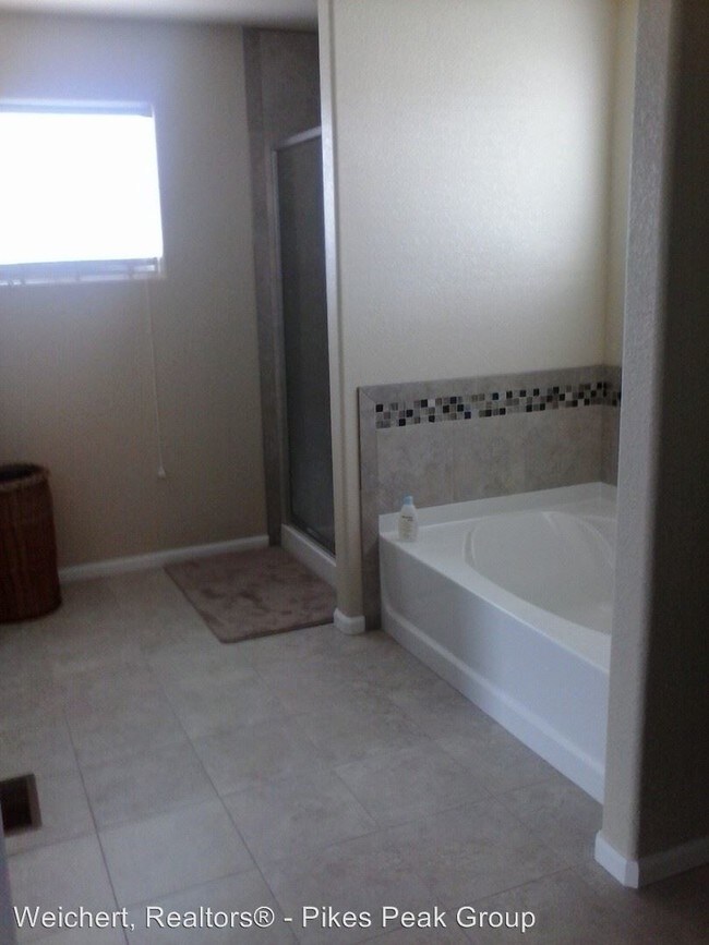 Building Photo - 7250 Red Cardinal Loop