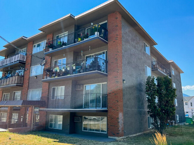 Photo du bâtiment - Penticton Main Street Apartments