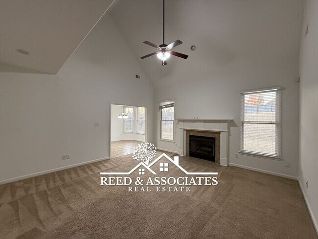 Building Photo - 4 Bedrooms in Southaven!