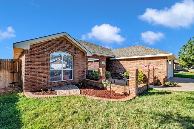 Building Photo - 5409 San Saba Ct