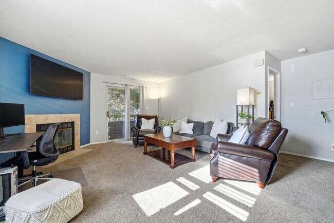 Foto del edificio - 4357 Hunting Meadows Cir
