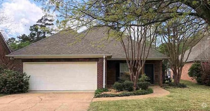 Building Photo - 210 Greensview Dr