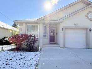 Building Photo - 847 Cousineau Rd