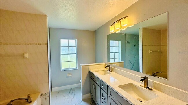 Foto del edificio - 2754 Carmel Ct