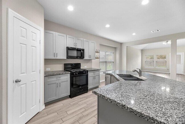 Foto del edificio - 3402 Riverside Glen Ln