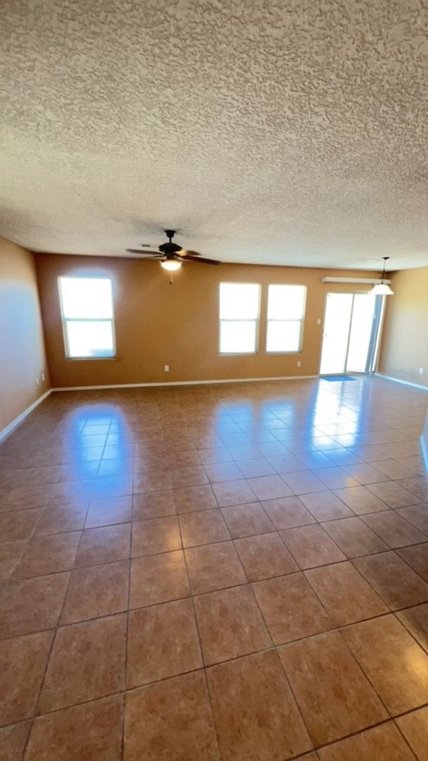Building Photo - One bedroom in gated community