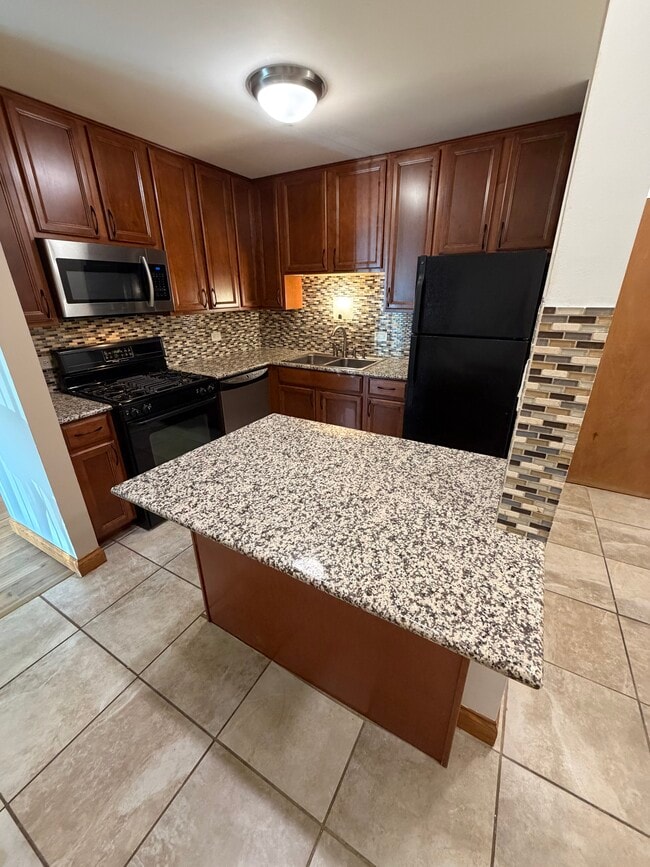 Building Photo - 849 Miller Ln