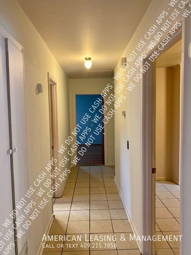 Building Photo - Hot Summer Deal! $200 off first full month...