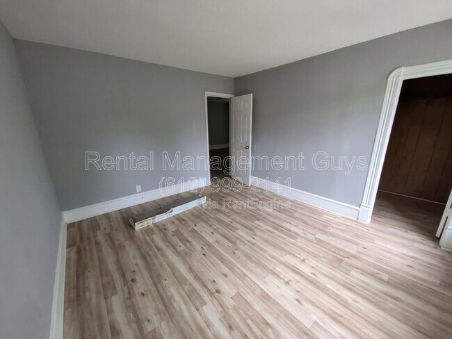 Foto del edificio - 2620 Emerson Ave N