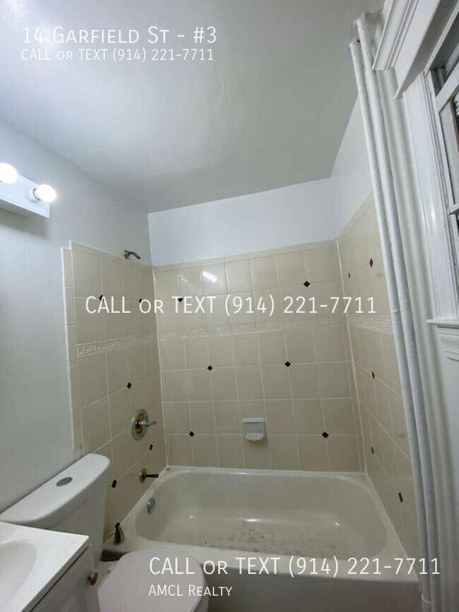 Building Photo - 14 Garfield St