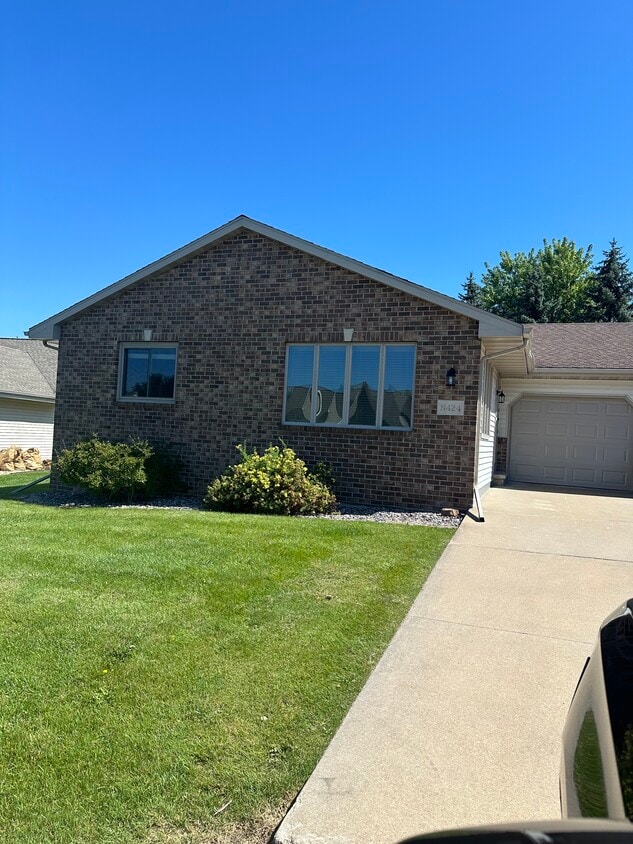 Primary Photo - N420 Kilsdonk Ct