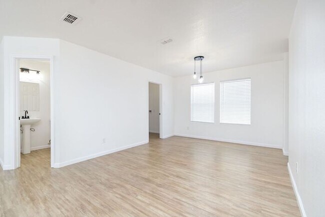 Building Photo - 9711 Amber Breeze
