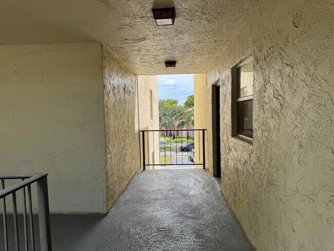 Foto del edificio - 1800 SW 81st Ave