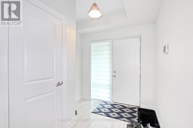 Building Photo - 43 Pony Farm Dr