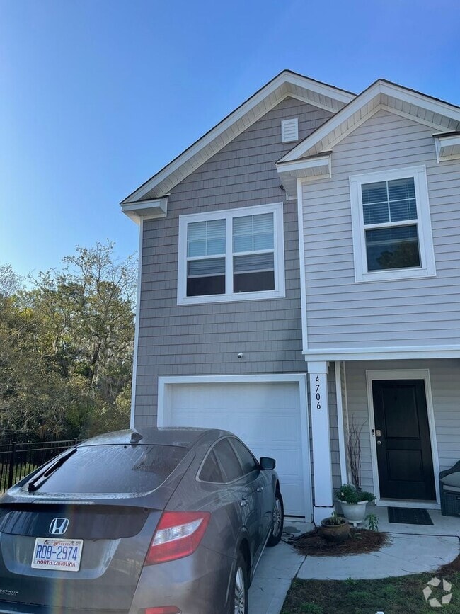 Building Photo - 4706 Palm View Cir