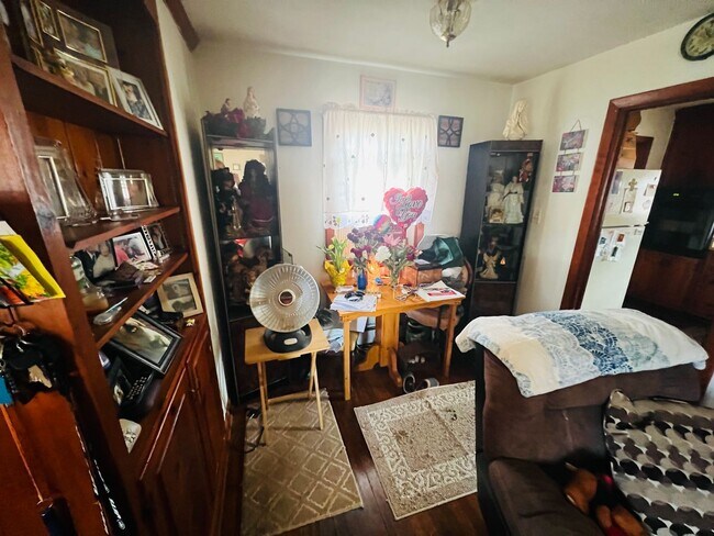 Foto del edificio - Adorable 3bdrm/1bth Brich Rancher Convenie...