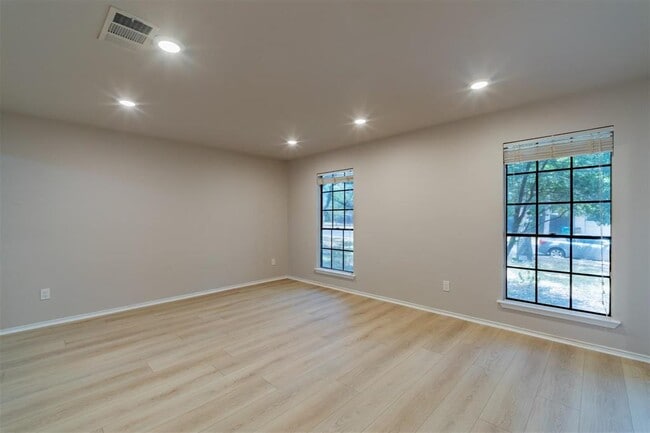 Building Photo - 8007 Buckshot Trail