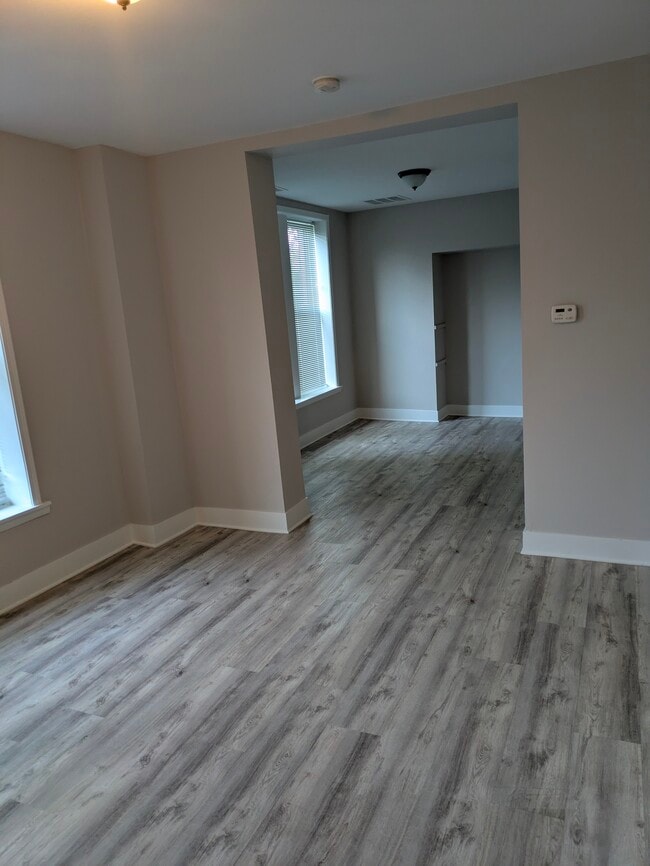 Living/Dining Room ViewB - 2756 W Monroe St