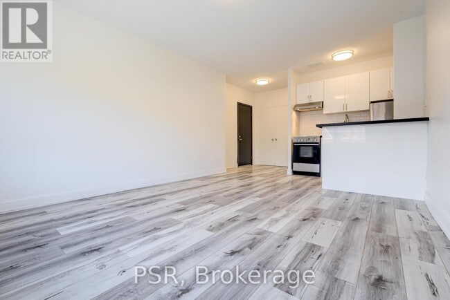 Building Photo - 256-256 Sherbourne St