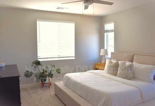 Building Photo - 2225 Selway Dr