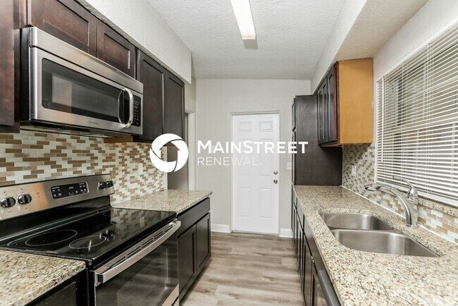 Building Photo - 3 Bedroom Pet-Friendly Home in Orlando, FL with Main Street Renewal