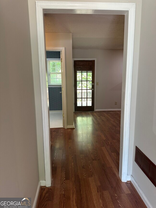 Foto del edificio - 2656 Ashley Dr