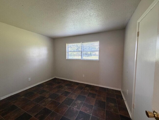 Building Photo - 2218 Jonathan Dr NW