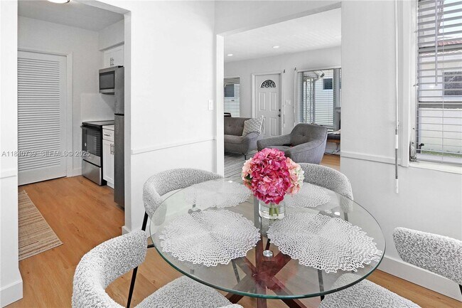 Foto del edificio - 326 Van Buren St