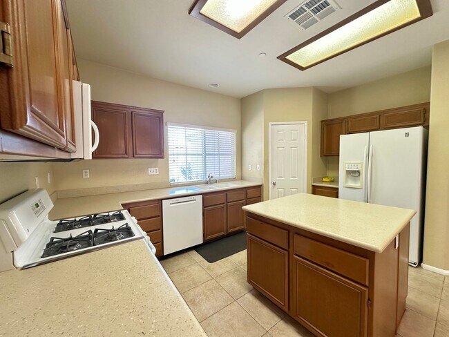 Foto del edificio - AVAILABLE NOW!! 3 BEDROOM 2 BATHROOM HOME ...