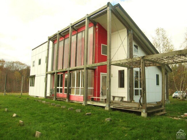 Foto del edificio - 465 Snydertown Rd
