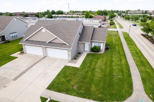 Building Photo - 3256-3258 Wind River Cir.