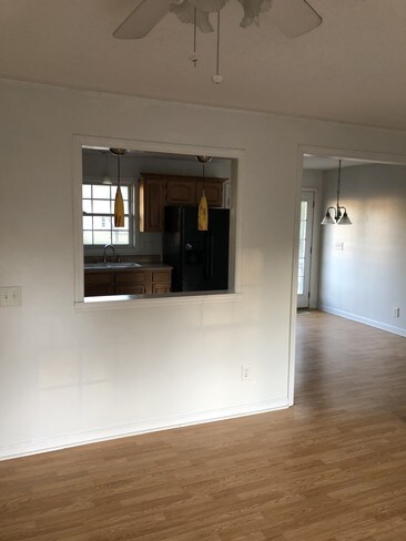 Building Photo - 3822 Thomas Rd