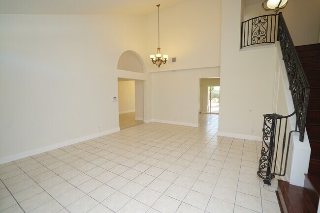 Foto del edificio - 4 Bedroom Rental Home in Santa Clarita.