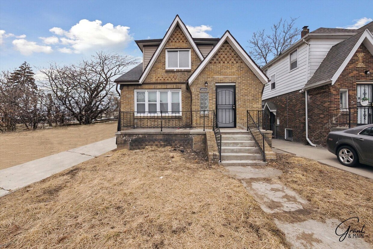 Primary Photo - 4 bedroom $1300