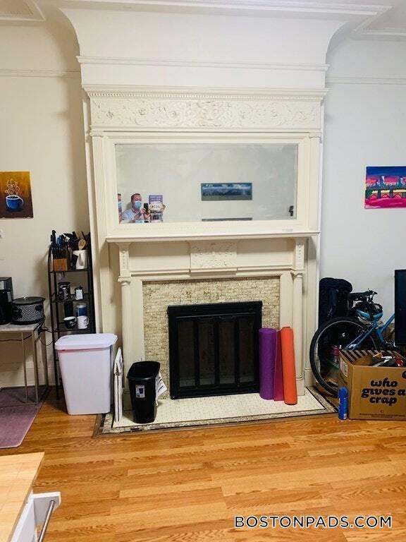 Foto del edificio - 27 Bay State Rd