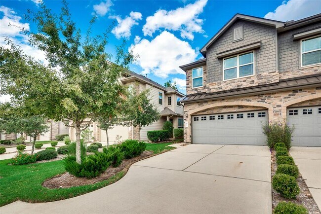 Building Photo - 86 Aventura Pl