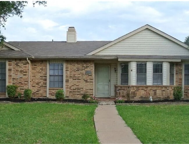 Photo - 4241 Ireland St House