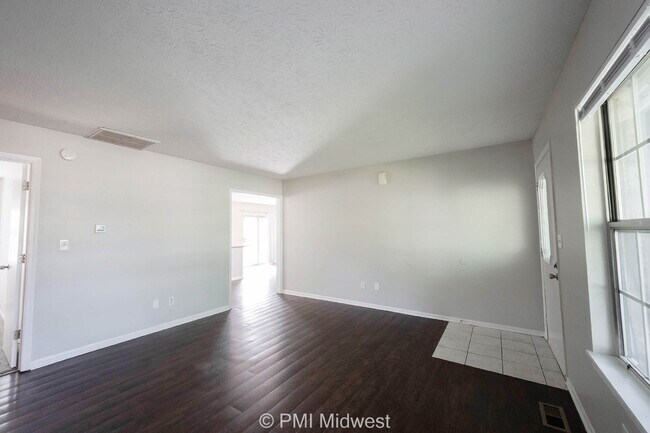 Foto del edificio - 3281 Cherry Lake Ln