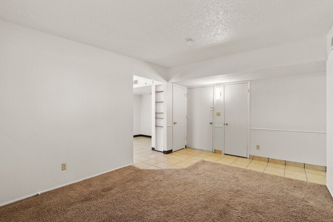 Building Photo - 5440 Viceroy Dr