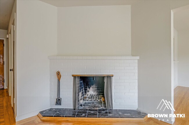 Building Photo - 33 Lupine Ave