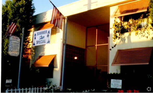 Building Photo - 8418 Willis Ave