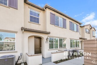 Building Photo - 36567 Pepino Ct